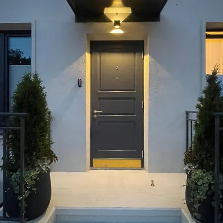 דירה Unique With Comforts And Sauna *